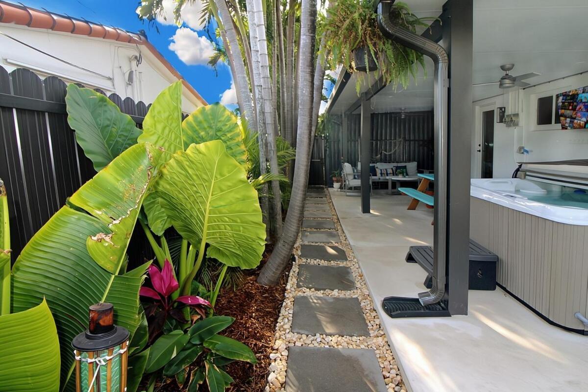 King Bed & Hot Tub, A Casita For Families & Pets Ferienhaus *
