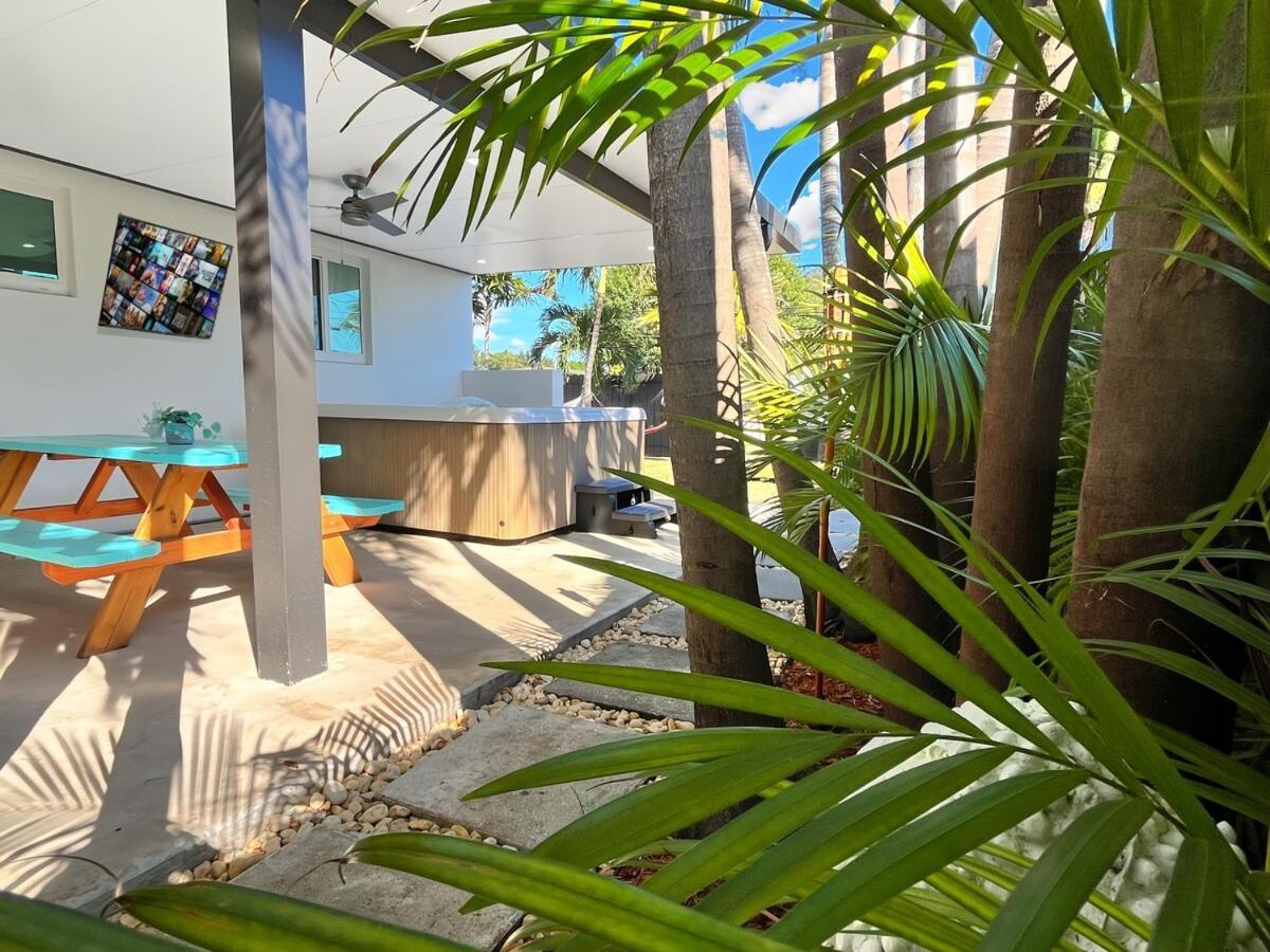 King Bed & Hot Tub, A Casita For Families & Pets Ferienhaus