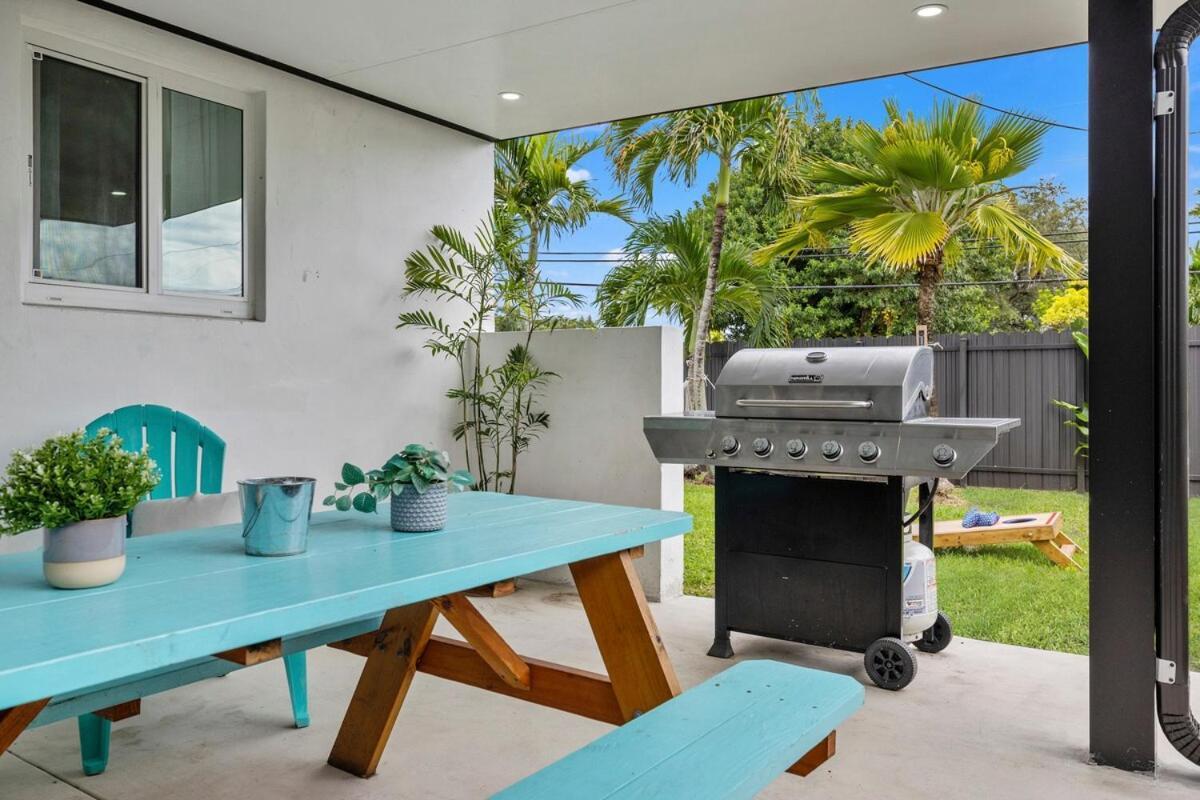 King Bed & Hot Tub, A Casita For Families & Pets