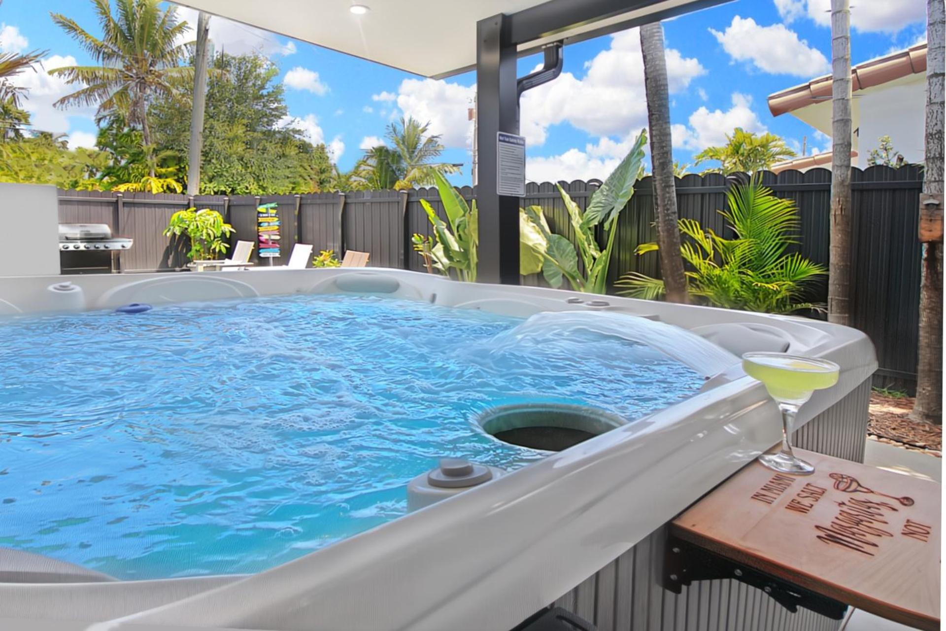 King Bed & Hot Tub, A Casita For Families & Pets Ferienhaus *